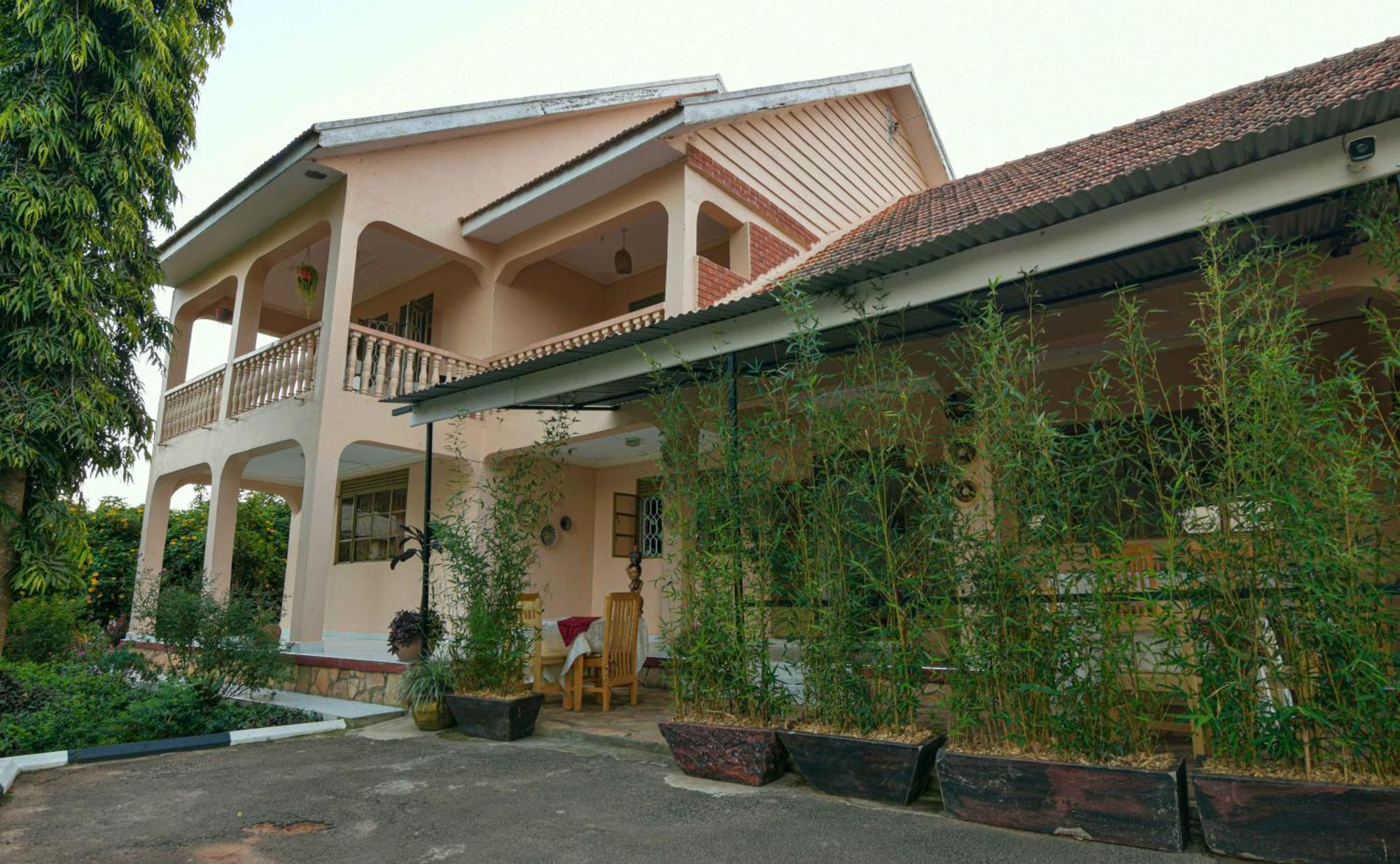 Cycad Entebbe Guest House 외부 사진